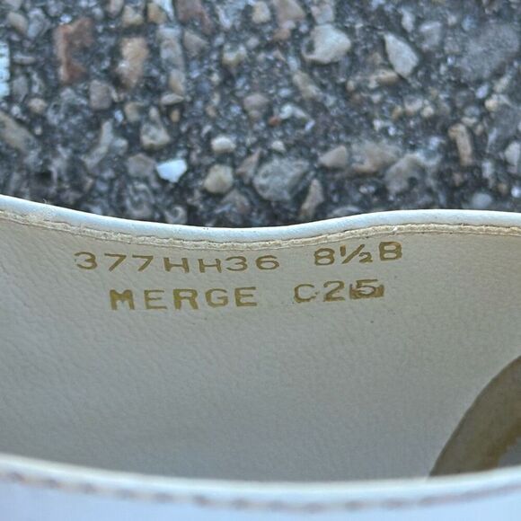 Connie Collection Merge Vintage Wingtip White Brown Leather Size 8 1/2B - Picture 6 of 10